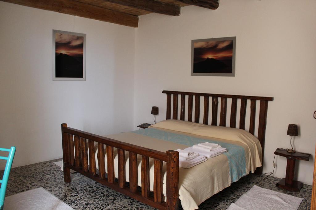 كاستيلساردو B&B Casa Doria الغرفة الصورة